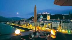Salzburg: Blick über die Salzach und die Altstadt auf das Wahrzeichen, die Festung Hohensalzburg.