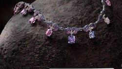 9: Neun Spinelle, neun Diamanten und 1445 Saphire zieren das Collier aus der Meister 1881 Collection – selbstverständlich handelt es sich um ein Unikat.