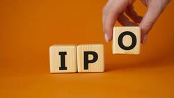 Der Börsengang (englisch initial public offering, IPO) ist der Prozess während der Zulassung von Aktien an einer Wertpapierbörse bis zur Aufnahme der Kursfeststellung im regulierten Markt.