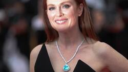 Hingucker: Julianne Moore trägt Chopard-Schmuck auf dem roten Teppich in Cannes.