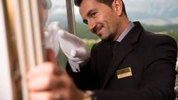 Housekeeper des Jahres: André Soares vom Grand Hotel Kronenhof sorgt nicht nur für frische Betten, Bäder und Blumen.