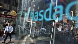 Blick auf ein Schriftzug der Nasdaq in New York.