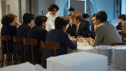 Zum Abendessen wird Hemd und Krawatte getragen: Schüler der teuersten Privatschule der Welt in Rolle VD.