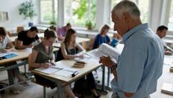 Klassenzimmer: Die Schweiz kann beim Bildungssystem punkten. Keystone