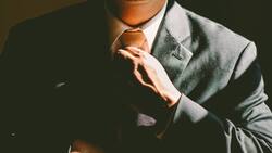 Die vier schlimmsten Fehler im Vorstellungsgespräch:1. Davon sprechen, wie nervös man ist«Ein Arbeitgeber erwartet, dass der Bewerber unter Druck ruhig bleibt und mit Stresssituationen umgehen kann. Wenn man darüber spricht, dass die Nerven blank liegen und damit implizit andeutet, dass man Mitleid braucht, ist das ein guter Weg, um die Botschaft zu vermitteln, dass man nicht für eine echte Arbeitsumgebung bereit ist», sagt Personalexpertin Liz Wessel.