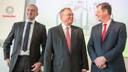 Starker Abgang: Alfred Schindler (m.) überlässt Silvio Napoli (r.) das Präsidium.