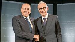 Spitzentreffen: Axel Weber (UBS, links) und Urs Rohner (Credit Suisse). (Bild: Markus Senn)