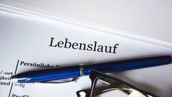 Lebenslauf: Mit Reisen und Weiterbildungen lassen sich Lücken überbrücken.  Pixabay