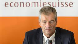 Economiesuisse-Präsident Heinz Karrer: Der neue Kodex ist in der Kritik.  Keystone