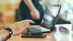 Arbeiten im Café: Für viele Angestellte eine gute Option. Keystone