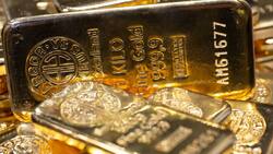 Die Goldrally geht mit hohem Tempo weiter. Nachdem Aussagen von US-Präsident Donald Trump zum Dollar den Goldpreis am späten Dienstagabend auf ein weiteres Rekordhoch getrieben hatten, zog die Notierung am Mittwoch weiter an. (Archivbild)
