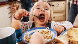 Werbung für süsse und salzige Produkte trägt laut Ansicht des Bundes zu einer ungesunden Ernährung von Kindern bei. Strenge Marketing-Richtlinien der WHO sollen die Hersteller und Händler in die Schranken weisen.