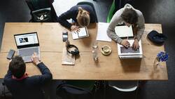Mikromanagement, starre Prozesse und Hierarchien liegen den Millennials nicht. Sie wünschen Flexibilität in jedem Bereich.