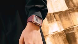 Extraflache Mechanik in einem Gehäuse aus Quarz TPT: RM1 6-02 Automatic Extraflat von Richard Mille.