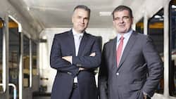 Auf der Erfolgsspur: Peter Spuhler (r.), Präsident von Stadler Rail, und CEO Thomas Ahlburg freuen sich an vollen Auftragsbüchern.