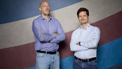 Gianluca Corbellini (l.) und Davide Rivola optimieren den Stromverbrauch ihrer Kundschaft.