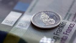 Schweizer Bargeld und Noten.