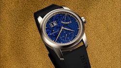 Das Modell Zeitwinkel 173° Saphir Bleu.