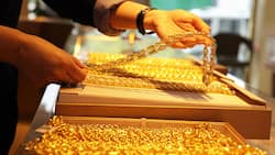 Goldschmuck in einem Laden in Huzhou, China.