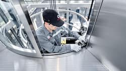 Die Aufzugsbranche ist mit einer Marktverschiebung konfrontiert, die sich schon länger abzeichnet. Mit Neuinstallationen lässt sich kaum mehr Geld verdienen. Die margenträchtigsten Bereiche liegen im Service- und Modernisierungsgeschäft.