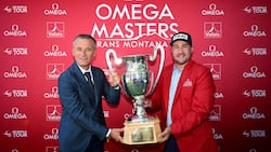 Raynald Aeschlimann (l.) mit Thriston Lawrence aus Südafrika, der im August am Omega European Masters 2025 im Crans-sur-Sierre Golf Club siegte.