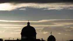 Bundeshaus in Bern: Der Nationalrat will mit Darlehen der Wohnungsknappheit entgegenwirken.