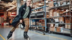 «Es fühlt sich an wie Fliegen»: In den Labors von X bewegt sich Astro Teller am liebsten auf Rollerblades.