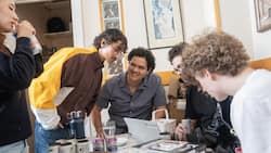 Leïa Ryan, Osama Radi, Hector Miranda Plaza, Nicolas Gertler und Oliver Hime bei einem Gespräch im Yale Hacker House in San Francisco