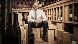 Nikolas von Haugwitz (56) ist seit November 2024 CEO von Mövenpick Wein. Zuvor arbeitete er unter anderem bei St. Jakobskellerei Schuler und Hawesko.