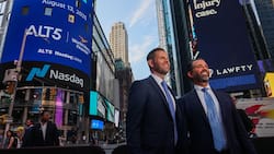 Eric Trump (links) und Donald Trump Jr. Die von den Trump-Brüdern unterstützte Investmentbank Dominari Securities ist an der Transaktion beteiligt