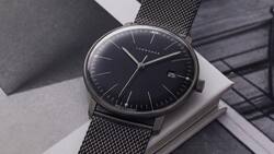 Die legendäre Max-Bill-Uhr von Junghans bekommt Zuwachs – in Schwarz.