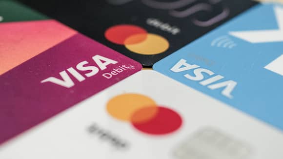 Karten von Visa und Mastercard, Migros Bank, Credit Suisse, Bank Cler und Yuh