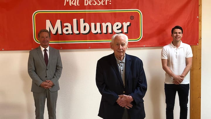 DREI OSPELTGENERATIONEN Firmengründer Herbert Ospelt (M.), Sohn Alexander (l.), Enkel Philipp, der seit einem Jahr im Betrieb ist.
