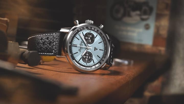 Top Time B01 Triumph_Ref. AB01764A1C1X1_CMYK