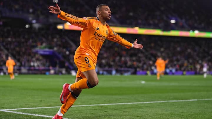 Der Stürmer feiert das 0:2 zwischen Real Valladolid und Real Madrid, am 25. Januar 2025 in Spanien.
