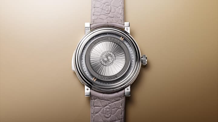 Die Rückseite der Uhr.