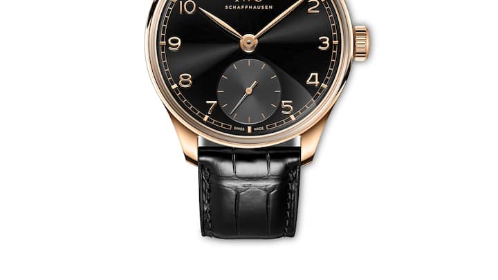 Made in Italy: IWC legt die ­Portugieser neu auf. Das Band aus Alligatorleder ­liefert der italienische Luxuslederfabrikant Santoni.