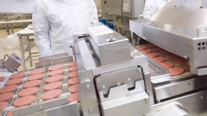 und die Rindfleischpatties von Bell. Den Malbuner Speck liefert das Liechtensteiner Unternehmen Ospelt.