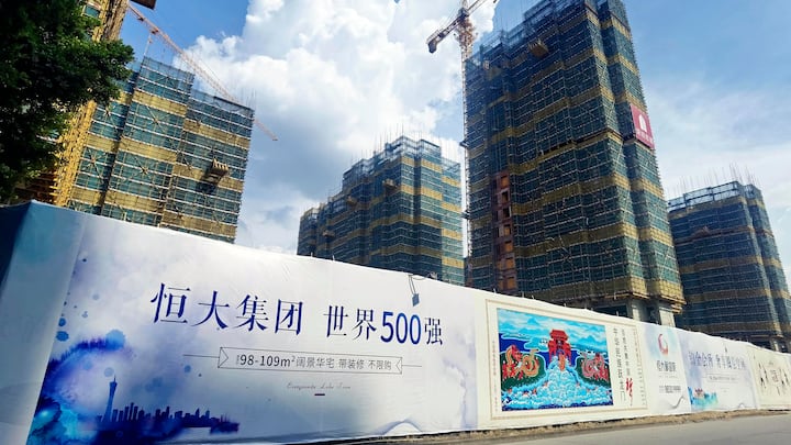 immobiliencrashDie Krise auf dem Immobilienmarkt ist Chinas zentrales Problem. Der Grossteil der Vermögen ist in Wohnungen investiert. Findet der Markt wieder ein Gleichgewicht, ist Hoffnung angebracht.
