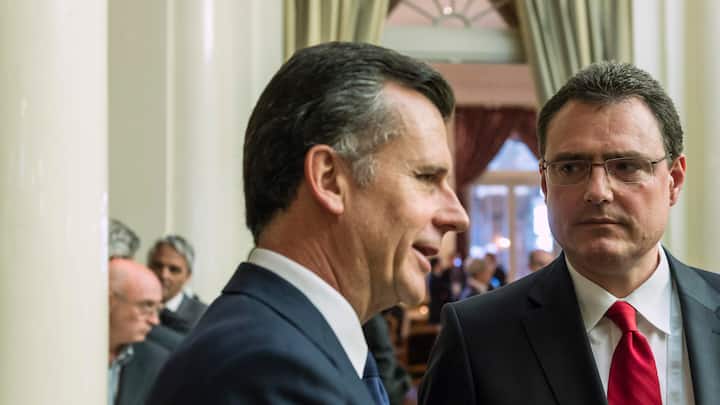 Interventionistischer VorgängerJordan mit Philipp Hildebrand (l.), Nationalbank-Präsident von 2010 bis 2012.