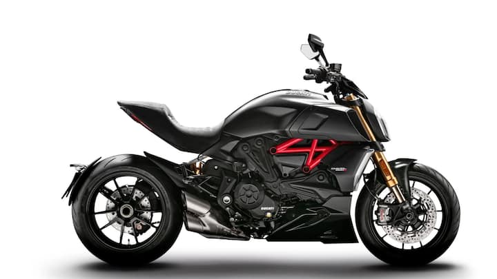 Diavel heisst dieses muskulöse Naked Bike. Von der Diavel hat Ducati Kooperationsmodelle mit Bentley und Lamborghini gebaut.