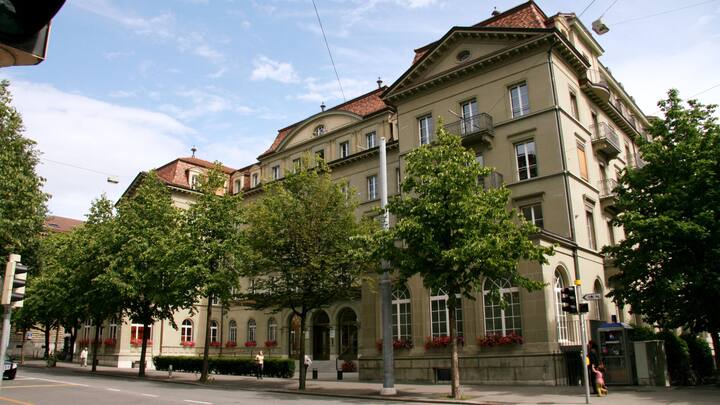 Der Sitz von Karin Keller-Sutter war Drehscheibe der CS-Rettung – und auch jetzt ist die Finanzministerin die starke Frau der Troika. Doch Weisungsbefugnis gegenüber Finma und Nationalbank hat sie nicht.