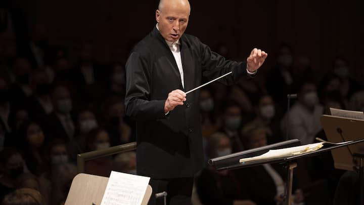 Paavo Järvi vom Zürcher Tonhalle-Orchester gilt als Vertreter des neuen, kooperativen Stils.