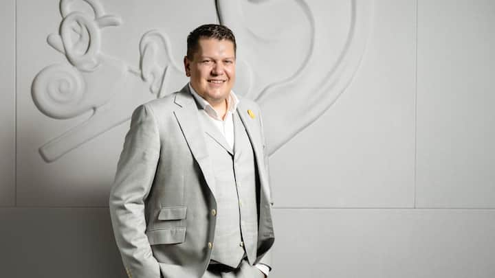 Rasches WachstumNeuroth-CEO Lukas Schinko ­expandiert mit hohem Tempo. Die Schweiz ist der am schnellsten wachsende Markt für das österreichische Unternehmen.