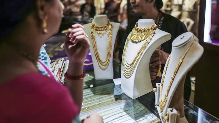 Love TradeWird Gold im Westen eher als Ver­sicherung gegen Krisen gesehen, ­dominiert in Asien der sogenannte Love Trade. In Indien wird ein guter Teil des Vermögens traditionell in Goldschmuck investiert. Mit dem Wohlstand steigen die Anlagesummen.