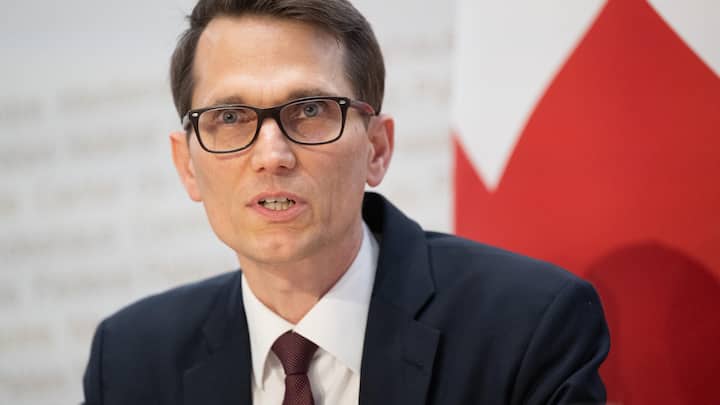 Martin Schlegel (o.)Der neue Präsident tritt die Nachfolge von Thomas Jordan an.