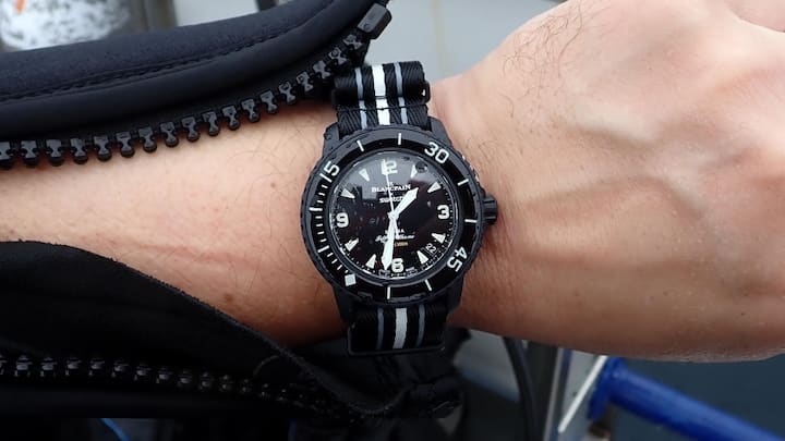 Die Scuba Fifty Fathoms kommt in denselben Dimensionen (42,3 mm) wie das historische Vorbild aus den 1950er Jahren.