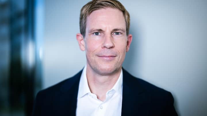 Foto: Thomas Meier. Villmergen, 08.08.23. Was braucht ein Unternehmer von seiner Bank? Nils Planzer (Logistik) erzÃ¤hlt. Im Bild: Roger Reist, Raiffeisen