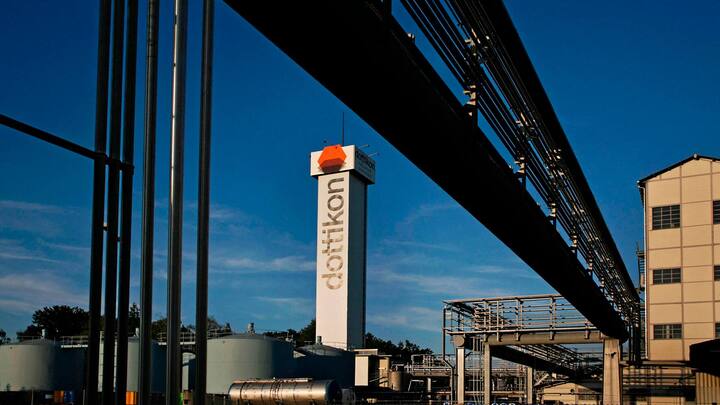 Aussenansicht der Firma Dottikon Exclusive Synthesis AG , aufgenommen in Dottikon AG am 12. September 2007. Die Dottikon ES ist spezialisiert auf chemische Hochrisikofusionen und wird gefuehrt von Markus Blocher (gleichzeitig Hauptaktionaer), Sohn des SVP-Bundesrats Christoph Blocher. Foto & CopyrightÂ©2007: FranÃ§ois Gribi / Fotograf BR&HfG / CH - 3006 Bern / PC-Konto 30-89790-5