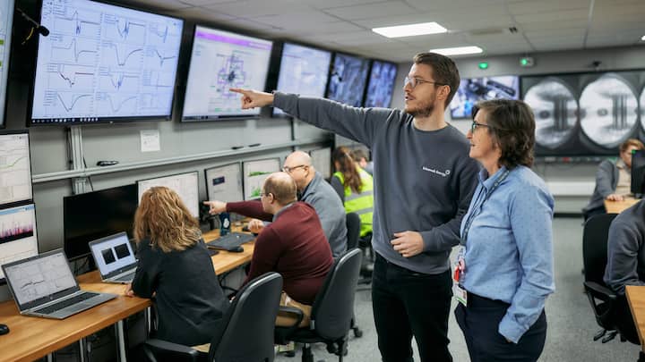 CockpitDas Steuer- und Kontrollzentrum des Tokamak-Energy-Reaktors.